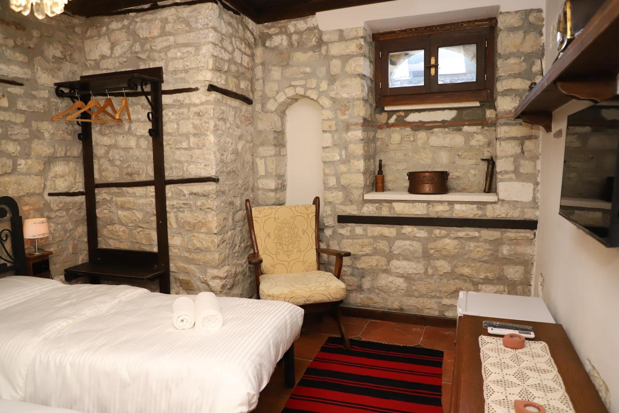 Vila Art Berat Castle Екстер'єр фото